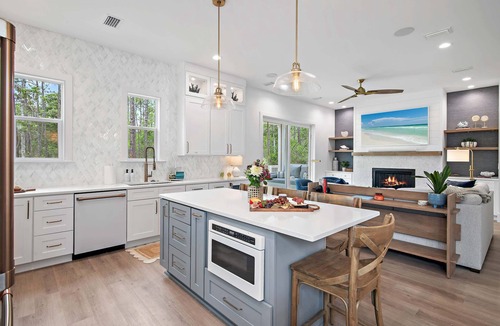 Treetop House | Luxury 30A Gem | 4 Bikes | Huge Deck | Fire Pit