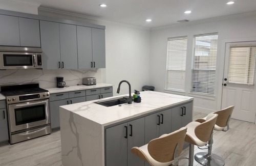 Alden Bridge House | Luxury 3BR/3BA Home Near The Woodlands