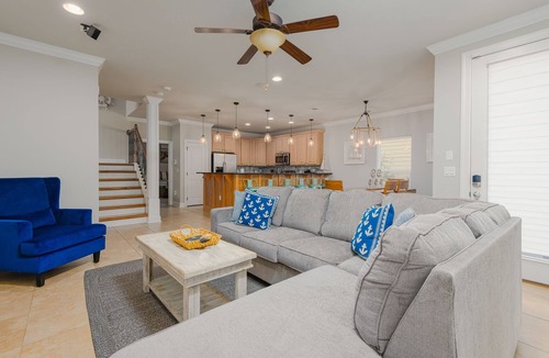 Villages of Crystal Beach House | Luxury 4 bedroom Beach House - Heated outdoor Pool - Steps from the beach
