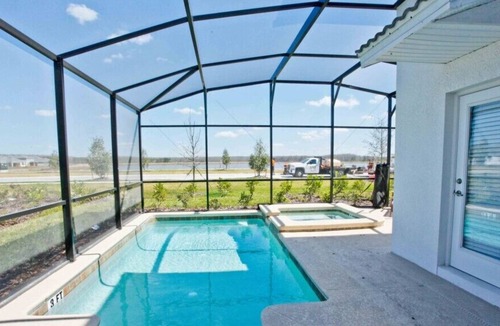 Kissimmee House | Luxury 5 bedroom with pool