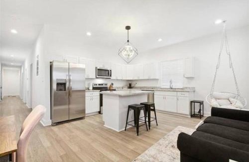 Saint Roch Apartment | Luxury 6BR Oasis near French Qtr