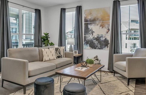 Spring Apartment | Luxury Apt, Private Balcony, Community Pool, Fitness Center, Workspace, BBQ Station