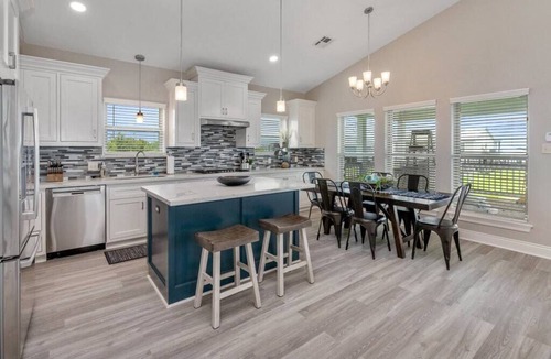 Hackberry House | Luxury at the Water - Camp #4