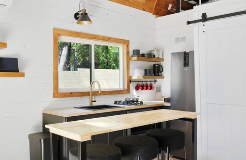 Athens House | Luxury Cabin 1.5 hours from Dallas