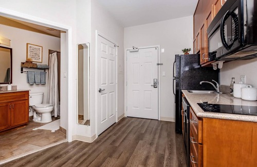 Richmond Apartment | Luxury Cozy 1 bedroom Apartment