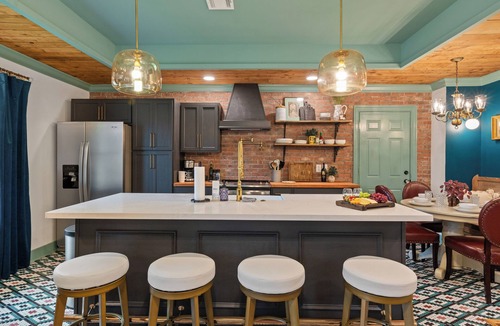 Lafayette House | Luxury Creole Cottage - Sleeps 6 guests