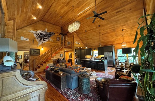 Oxford Cabin | Luxury Estate Home with Private Lake in Oxford