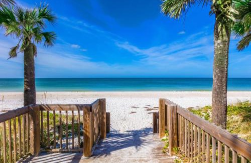 Bradenton House | Luxury Family Cottage Near Beach Perfect for Holidays