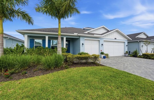 Biggar House | Luxury Fully Furnished Lakefront Retreat in Beautiful Babcock Ranch Florida