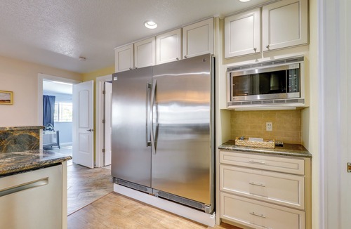 Apollo Beach Cottage | Luxury Gem w/Private Pool & Dock in Apollo Beach
