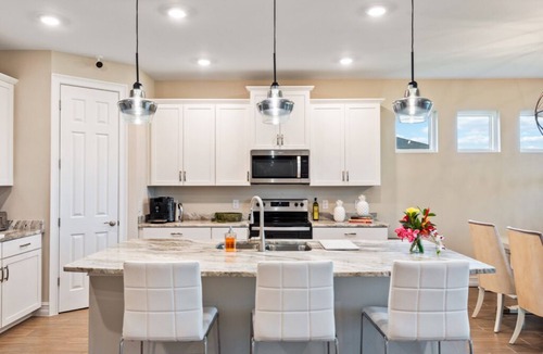 Naples House | Luxury Golf Estate: 15 Min to Marco Island Beaches.