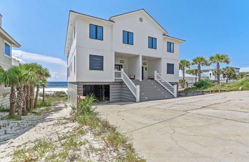 Gulf Trace House | Luxury Grayton Beach House ON THE SAND in 30a! Private Beach, Porch, Balcony.