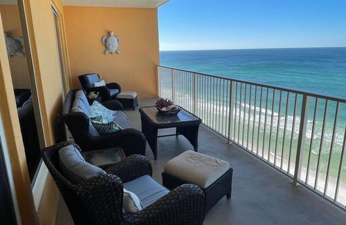 Lower Grand Lagoon Condo | Luxury 'home away from home' with a gulf front view - Beach Service Included!