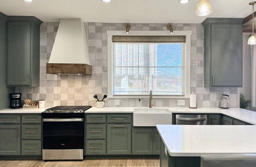 Nashville House | Luxury Home Near Crater of Diamonds 3 King Beds 2 Full Baths Sleeps 7