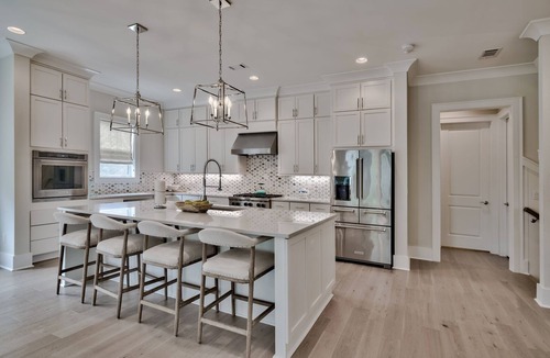 San Juan House | Luxury Home, Short walk to the Beach, and 6 adult bikes included, Private Pool!