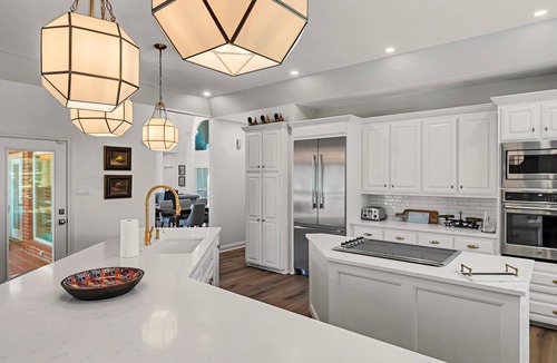 Waco House | Luxury Home with Pool 10 mins to Downtown Waco/Baylor/McLane