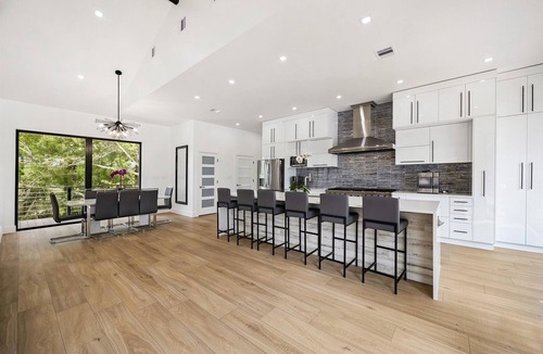 College Park House | Luxury Lake House Near the Woodlands
