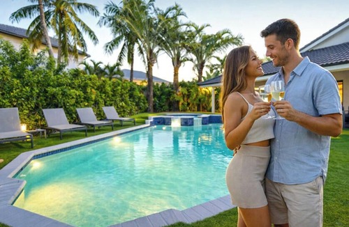 Kendall West House | Luxury Miami Mansion/Beach/Pool/BB Court & Golf