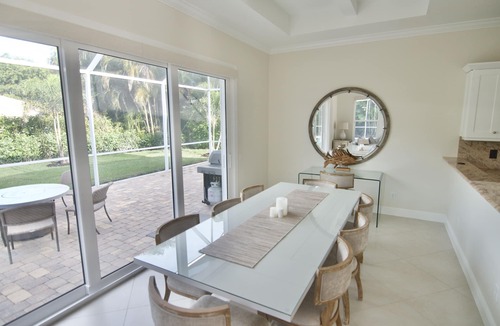 Park Shore House | Luxury Naples 4 bdrm, 4.5 bath, pool, fire table, ParkShore beach pass.