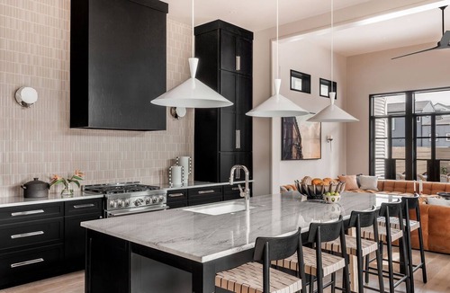 Faubourg Lafayette Condo | Luxury New Home | Heated Pool and Spa