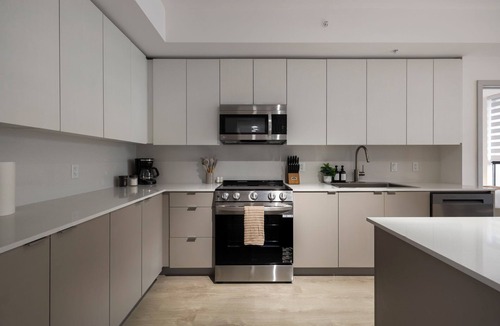 North Miami Apartment | Luxury New Property-3 Bedroom/2Bath-Gym-BBQ-Pool
