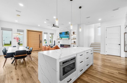Panama City Beach House | Luxury PCB! 5BR Beach House w/Pool, Elevator, Outdoor Grill, Arcade – Sleeps 16