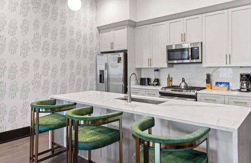 Central Business District Hotel | Luxury | Pool | Game Room | Downtown Hotel