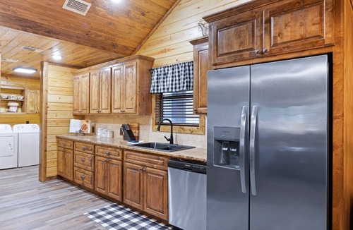 Smithville Cabin | Luxury, privacy and all 5 star ratings.nLocated on 5 private acres.