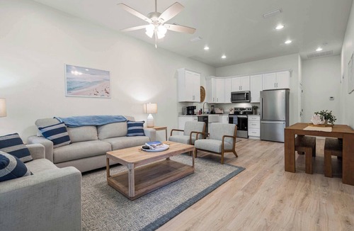 Dauphin Island Apartment | Luxury Retreat on Oleander - Unit J