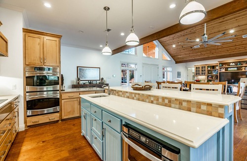 Murfreesboro Cabin | Luxury Retreat on Little Mo River, Fish From Private Docks, Kayaking, Serenity
