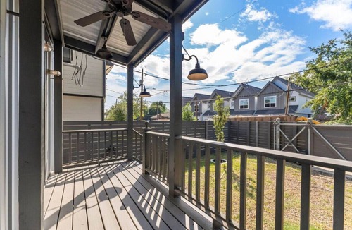 Garden Oaks House | Luxury Stay Near Heights, Galleria & Downtown