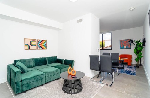 East Little Havana Apartment | Luxury Studio Suite with King Bed Near Brickell & Marlins Park