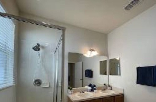 Trafalgar Village Resort | Luxury Themed 4 Bedrooms w/Pool