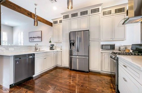 Faubourg Lafayette House | Luxury Townhouse close to FQ & City Hot Spots