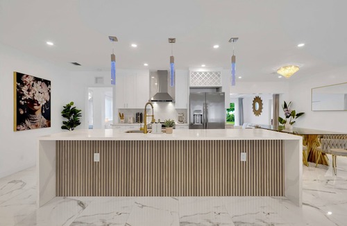 Biscayne Park House | Luxury Villa Alana Pool/Golf/Soccer/Movie Theatre