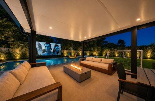 Biscayne Park House | Luxury Villa Alana Private Pool Movie Theatre