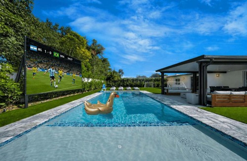 Biscayne Park House | Luxury Villa Alana Private Pool Movie Theatre