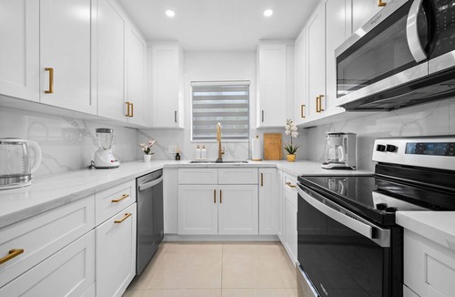 Golden Glades House | Luxury Villa Solara Heated Pool, Hot Tub, Golf