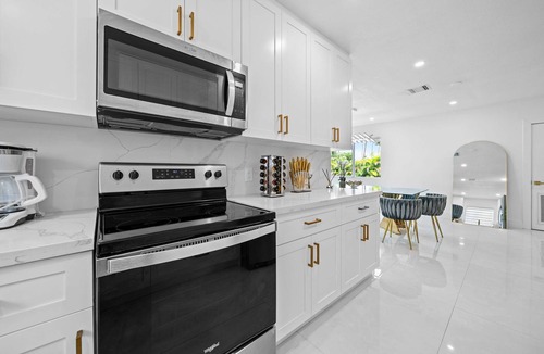 Golden Glades House | Luxury Villa Solara Heated Pool, Hot Tub, Golf