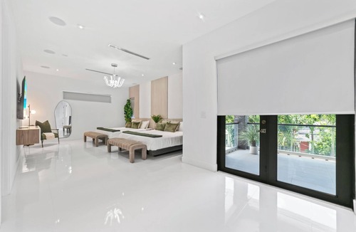 Ludlam House | Luxury Villa w/Heated Pool/Jacuzzi/6BR/Games/Miami