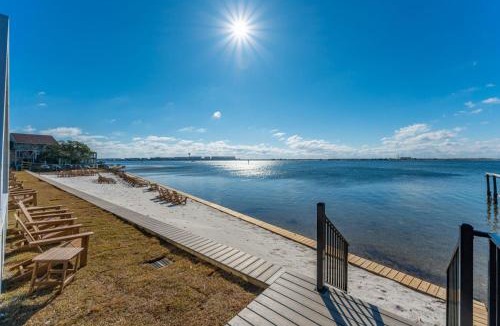 Mary Esther House | Luxury Waterfront Cabin 9 Located Near the Road