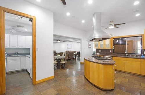 Clear Lake Shores House | Luxury Waterfront Estate w/Heated Pools, Private Pier & Walk to Boardwalk