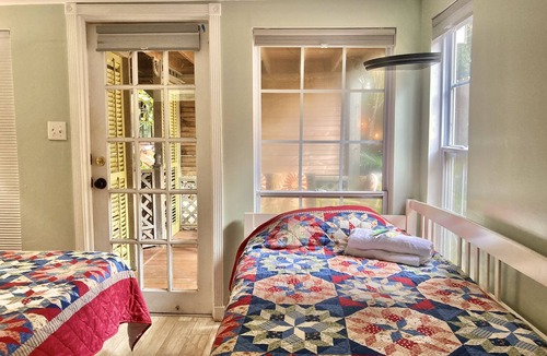 Faubourg Marigny Hostel | Madame Isabelle's House In New Orleans - Hostel