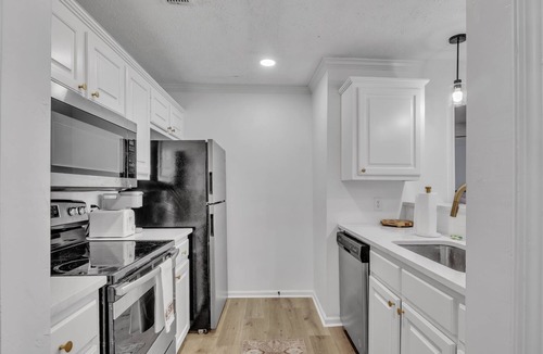 Starkville House | Madelon Manor, Game Day, Convenient