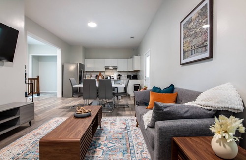 Crestline Heights House | Magic City Manor: Groups/Driveway/Game Room/Wifi