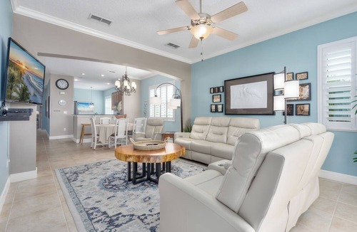 Palm Coast Condo | Magnificent 4th Floor Corner Condo 941 overlooking the lake at Cinnamon Beach