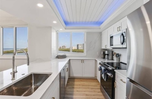Park Shore Condo | Magnificent views of the Gulf & Clam pass!- WS0804