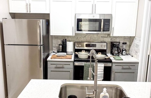 Egypt Apartment | Magnolia 1BR Free Parking, Pool & Gym Retreat