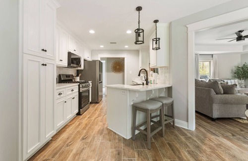 Fairhope Cottage | Magnolia Charm - New Listing in Fairhope - Walk to Mobile Bay