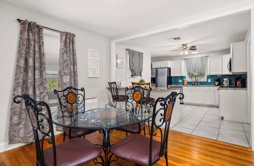 Monroe House | Magnolia House
